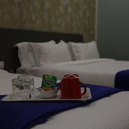 Ocean Suites Hotel مومباي المظهر الخارجي الصورة